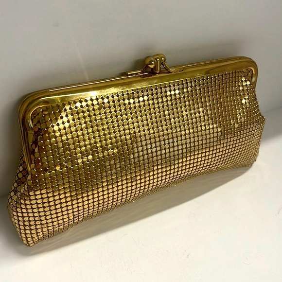 Whiting and Davis Gold Mesh Double Kisslock Double Compartment Clutch Wallet - Picture 1 of 9
